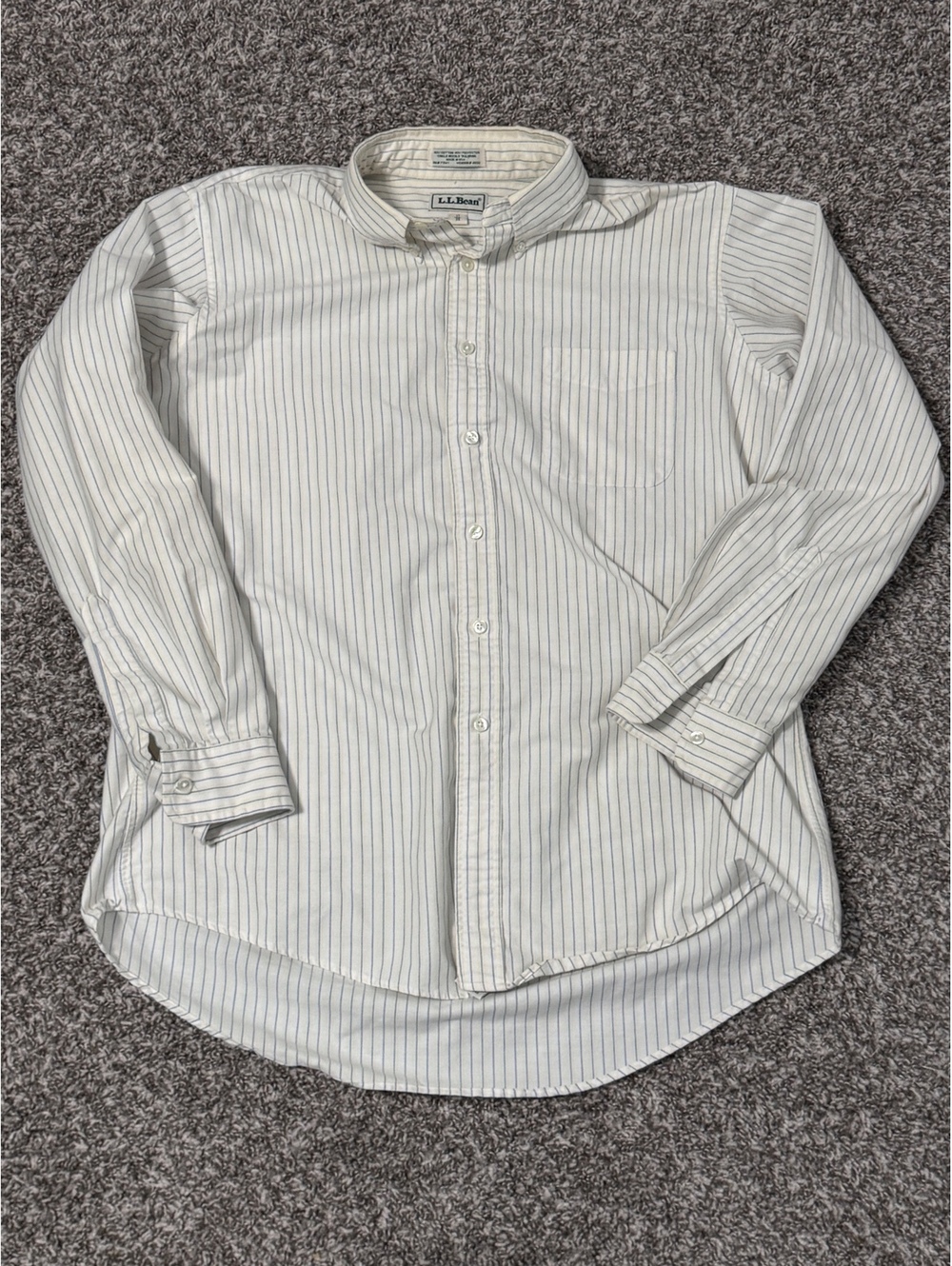 L.L.Bean Made in USA Men’s 17/35 White & Blue Vertical Stripe Button-Down Shirt
